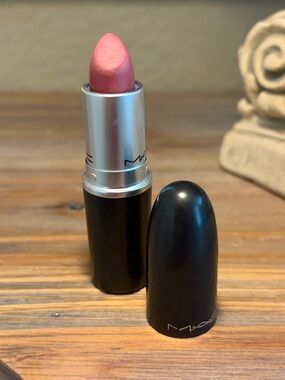 MAC Cosmetics Mehr 608 Matte Lipstick